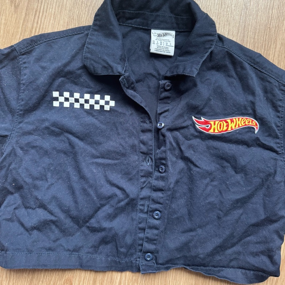 Hot Wheels Branded Women's Crop Top Button Down Shirt - Picture 3 of 6